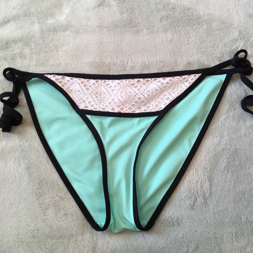 🌊Atmosphere bikini bottom.🌊